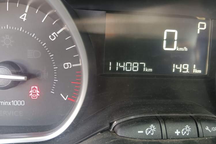 Used Peugeot 2008 2014 1.6L Automatic Fashion Edition Odometer Close Up