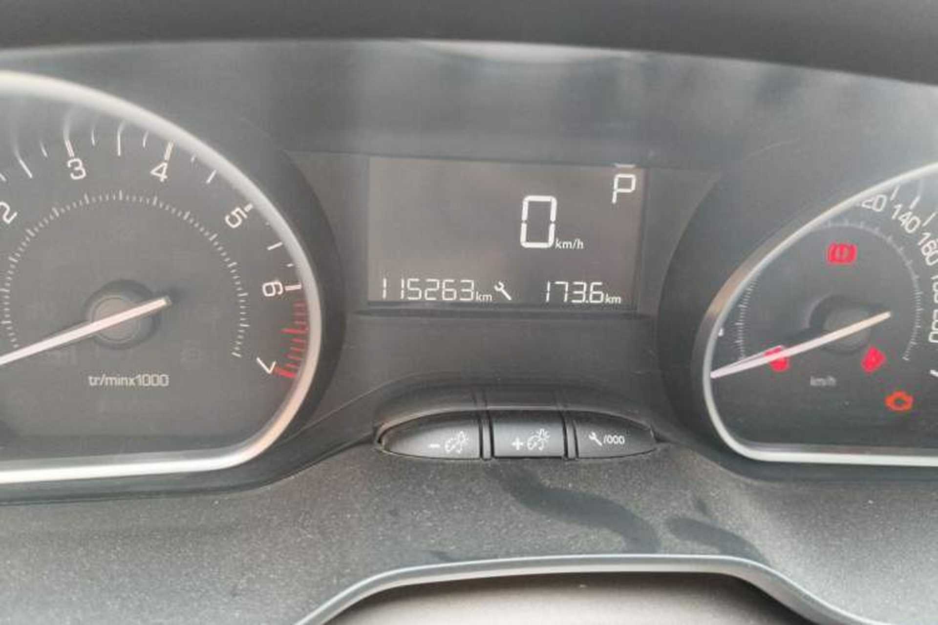 Used Peugeot 2008 2014 1.6L Automatic Fashion Edition Odometer Close Up