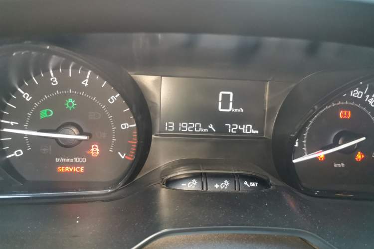 Used Peugeot 2008 2014 1.6L Manual Trend Edition Odometer Close Up