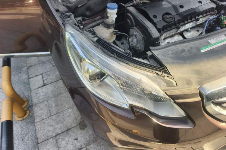 Used Peugeot 2008 2014 1.6L Manual Fashion Edition Right Front Headlight