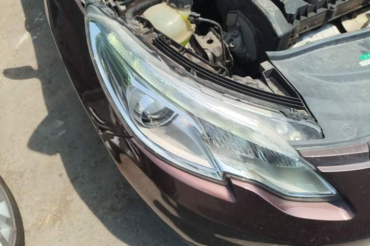 Used Peugeot 2008 2014 1.6L Automatic Fashion Edition Right Front Headlight