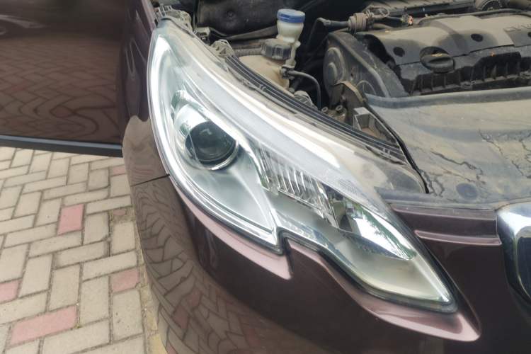 Used Peugeot 2008 2014 1.6L Automatic Trend Edition Right Front Headlight