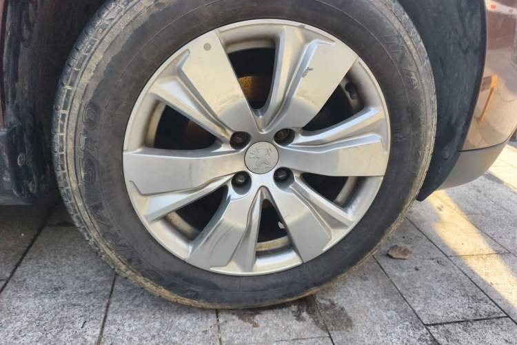 Used Peugeot 2008 2014 1.6L Manual Fashion Edition Right Front Wheel Hub