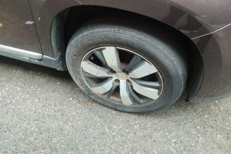 Used Peugeot 2008 2014 1.6L Automatic Navigation Edition Right Front Wheel Hub