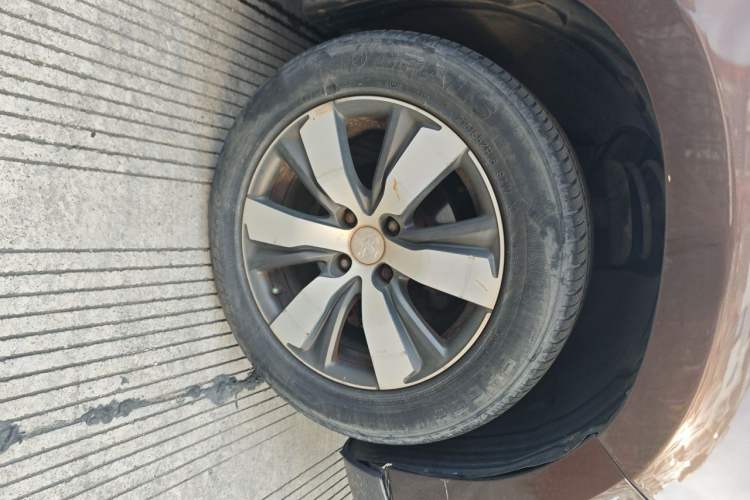 Used Peugeot 2008 2014 1.6L Automatic Navigation Edition Right Front Wheel Hub