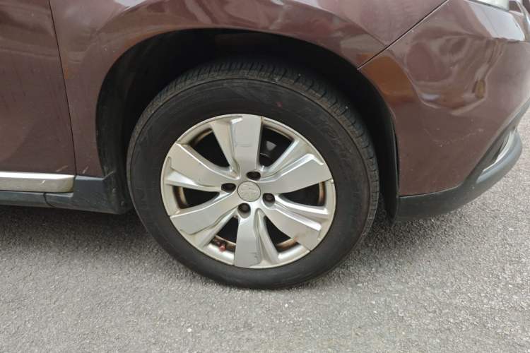 Used Peugeot 2008 2014 1.6L Automatic Navigation Edition Right Front Wheel Hub