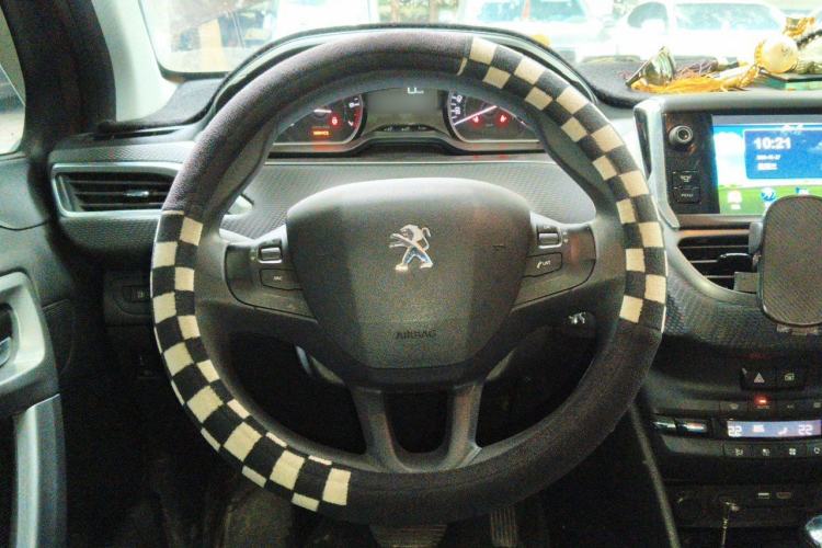Used Peugeot 2008 2014 1.6L Automatic Fashion Edition Steering Wheel