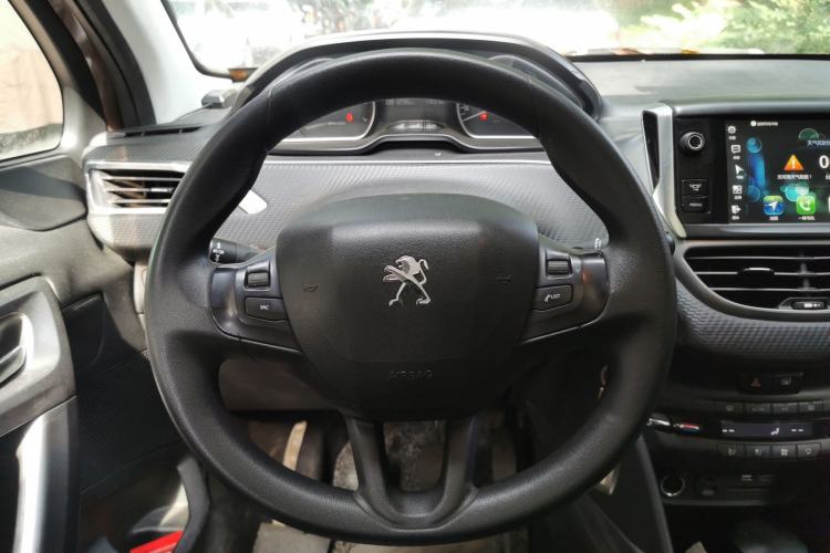 Used Peugeot 2008 2014 1.6L Manual Fashion Edition Steering Wheel