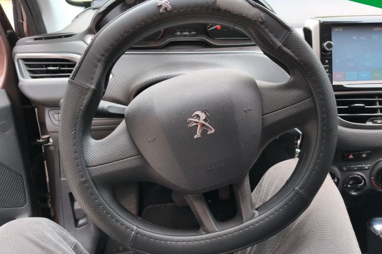 Used Peugeot 2008 2014 1.6L Automatic Trend Edition Steering Wheel
