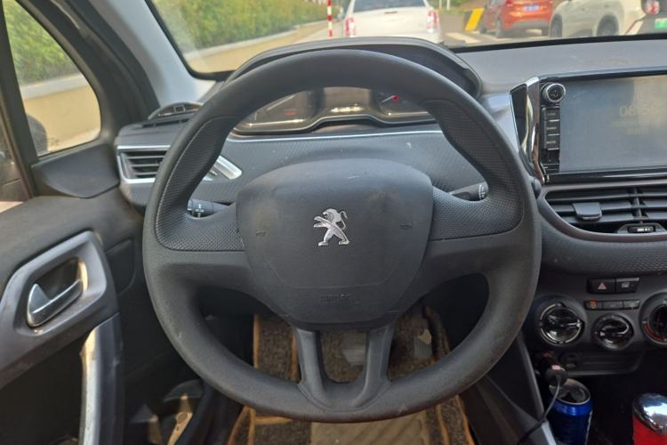 Used Peugeot 2008 2014 1.6L Automatic Trend Edition Steering Wheel