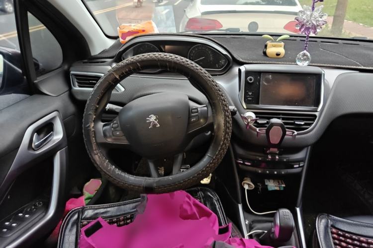 Used Peugeot 2008 2014 1.6L Manual Fashion Edition Steering Wheel