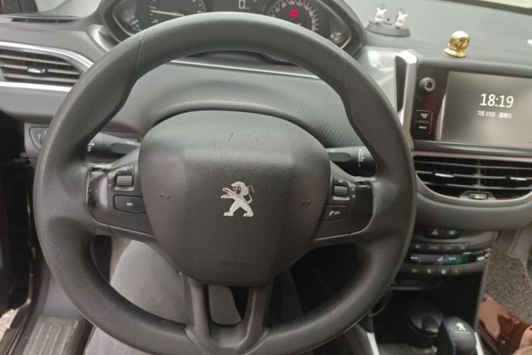 Used Peugeot 2008 2014 1.6L Automatic Navigation Edition Steering Wheel