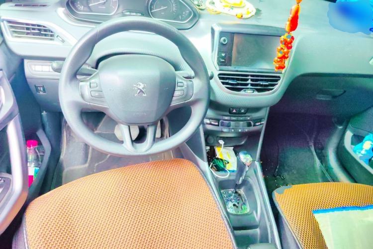 Used Peugeot 2008 2014 1.6L Automatic Fashion Edition Steering Wheel