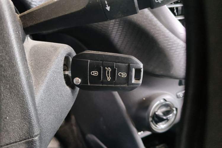 Used Peugeot 2008 2014 1.6L Automatic Trend Edition Vehicle Key