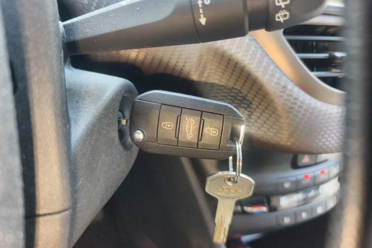 Used Peugeot 2008 2014 1.6L Manual Fashion Edition Vehicle Key