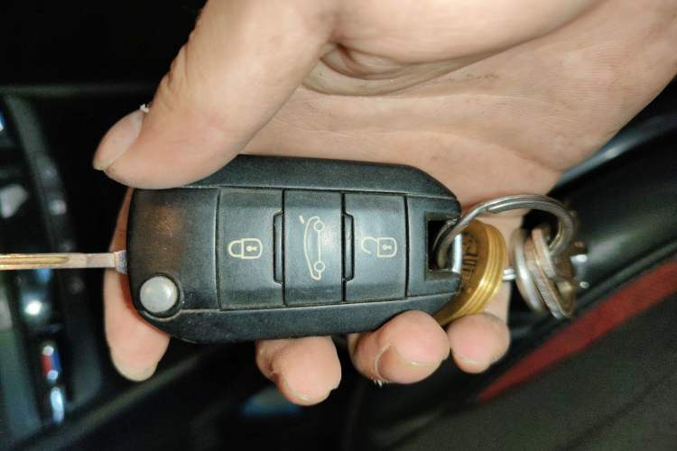 Used Peugeot 2008 2014 1.6L Manual Fashion Edition Vehicle Key