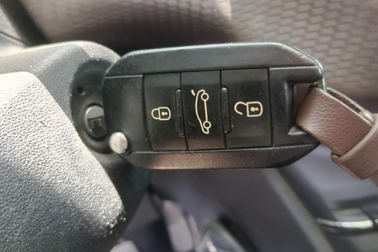 Used Peugeot 2008 2014 1.6L Automatic Fashion Edition Vehicle Key