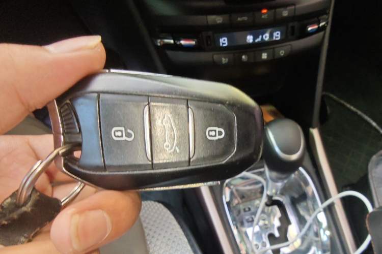 Used Peugeot 2008 2014 1.6L Automatic Navigation Edition Vehicle Key