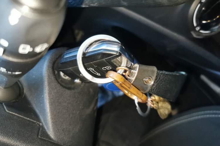 Used Peugeot 2008 2014 1.6L Manual Trend Edition Vehicle Key