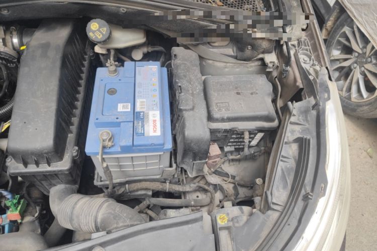 Used Peugeot 2008 2014 1.6L Automatic Navigation Edition Engine Bay Left