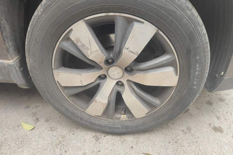 Used Peugeot 2008 2014 1.6L Automatic Navigation Edition Right Front Wheel Hub