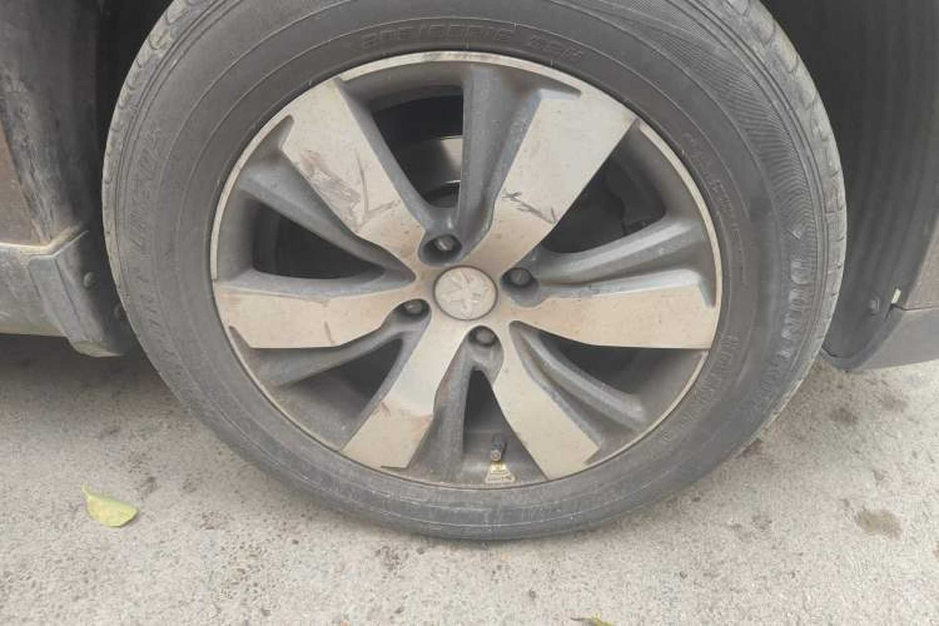 Used Peugeot 2008 2014 1.6L Automatic Navigation Edition Right Front Wheel Hub