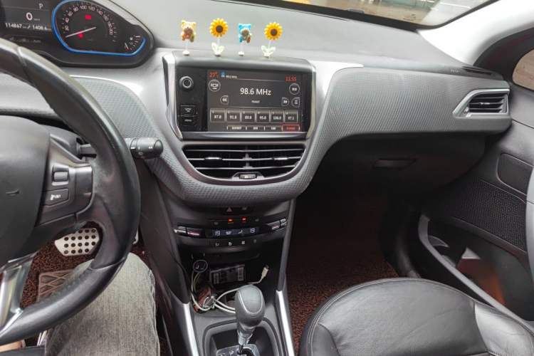 Used Peugeot 2008 2014 1.6L Automatic Navigation Edition Audio And AC Panel