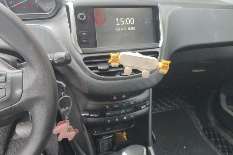 Used Peugeot 2008 2014 1.6L Automatic Fashion Edition Audio And AC Panel