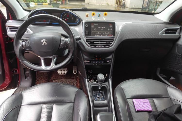 Used Peugeot 2008 2014 1.6L Automatic Navigation Edition Center Console