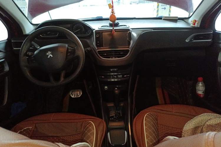 Used Peugeot 2008 2014 1.6L Automatic Fashion Edition Center Console