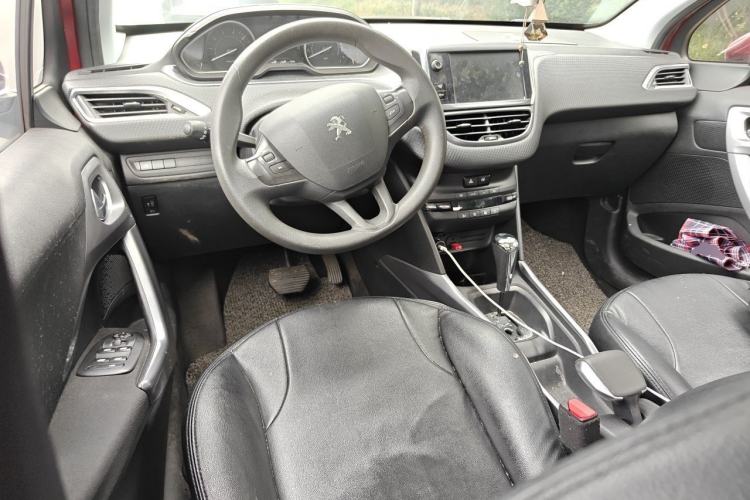 Used Peugeot 2008 2014 1.6L Automatic Fashion Edition Center Console