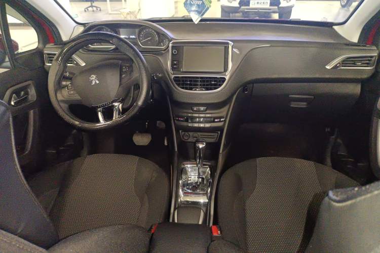 Used Peugeot 2008 2014 1.6L Automatic Fashion Edition Center Console