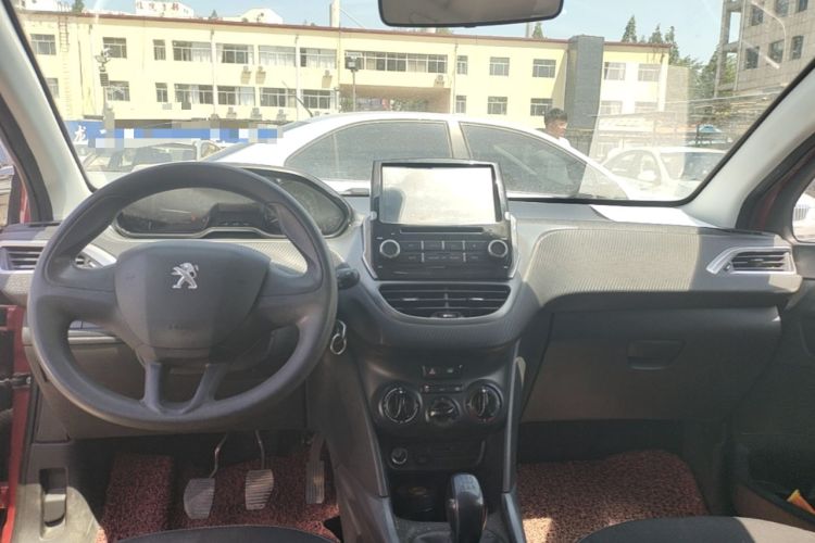 Used Peugeot 2008 2014 1.6L Manual Trend Edition Center Console