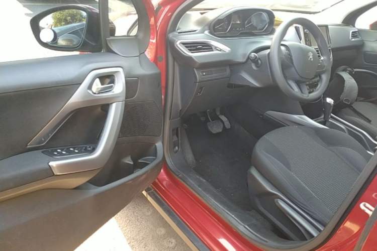 Used Peugeot 2008 2014 1.6L Automatic Fashion Edition Driver Seat