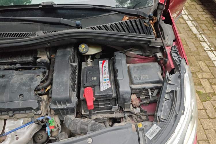 Used Peugeot 2008 2014 1.6L Automatic Fashion Edition Engine Bay Left