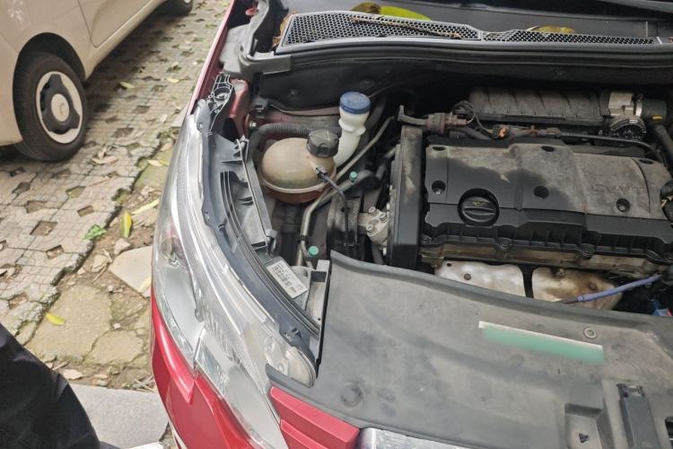 Used Peugeot 2008 2014 1.6L Automatic Fashion Edition Engine Bay Right