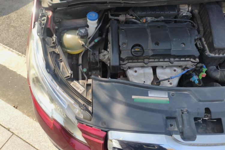 Used Peugeot 2008 2014 1.6L Manual Trend Edition Engine Bay Right