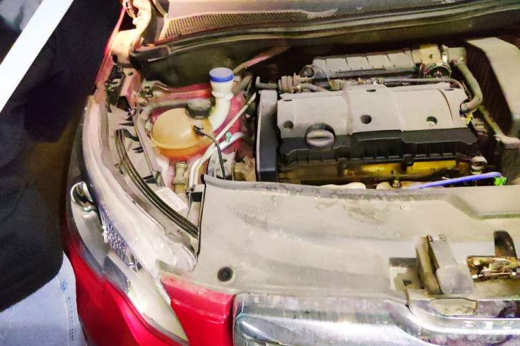 Used Peugeot 2008 2014 1.6L Automatic Fashion Edition Engine Bay Right