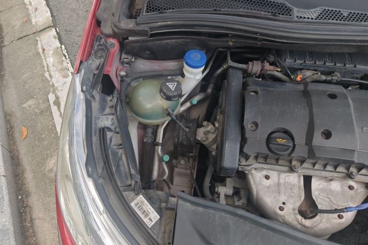 Used Peugeot 2008 2014 1.6L Manual Trend Edition Engine Bay Right