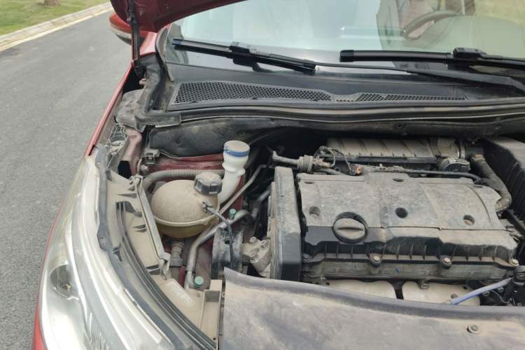 Used Peugeot 2008 2014 1.6L Automatic Fashion Edition Engine Bay Right