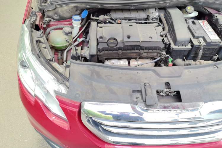 Used Peugeot 2008 2014 1.6L Manual Trend Edition Engine Bay Right