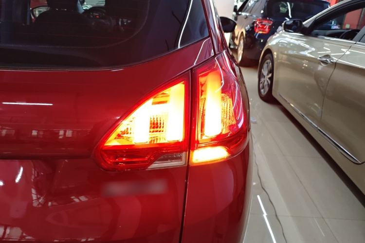 Used Peugeot 2008 2014 1.6L Automatic Fashion Edition Exterior 6