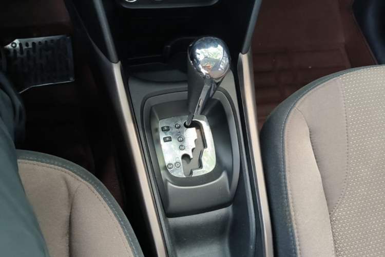 Used Peugeot 2008 2014 1.6L Automatic Fashion Edition Gear Lever