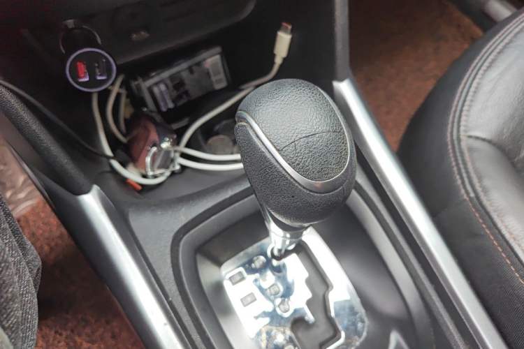 Used Peugeot 2008 2014 1.6L Automatic Navigation Edition Gear Lever