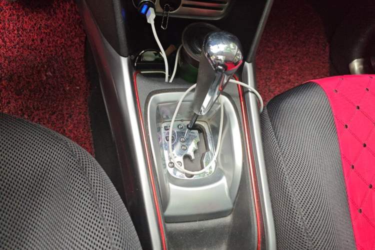 Used Peugeot 2008 2014 1.6L Automatic Fashion Edition Gear Lever