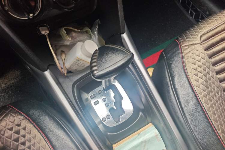 Used Peugeot 2008 2014 1.6L Automatic Trend Edition Gear Lever