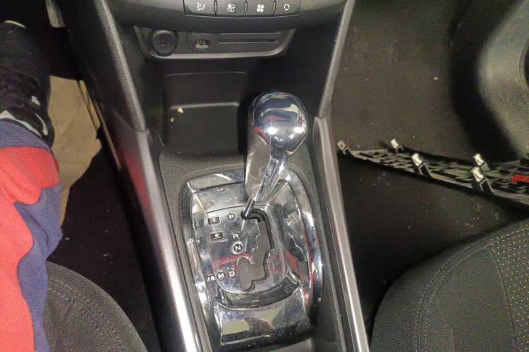 Used Peugeot 2008 2014 1.6L Automatic Fashion Edition Gear Lever