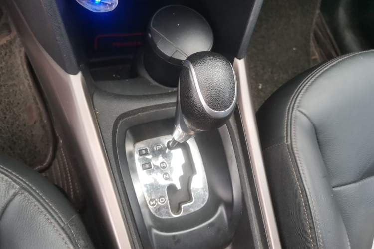 Used Peugeot 2008 2014 1.6L Automatic Navigation Edition Gear Lever