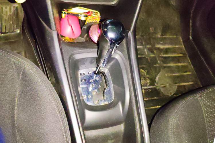Used Peugeot 2008 2014 1.6L Automatic Fashion Edition Gear Lever