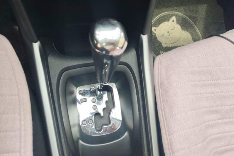 Used Peugeot 2008 2014 1.6L Automatic Fashion Edition Gear Lever
